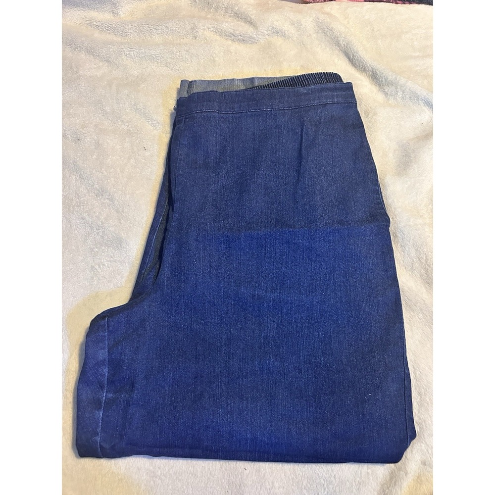 Alfred Dunner Women's Size 18 Pull On‎ Denim Capri Jeans Frayed Embellished Hem
